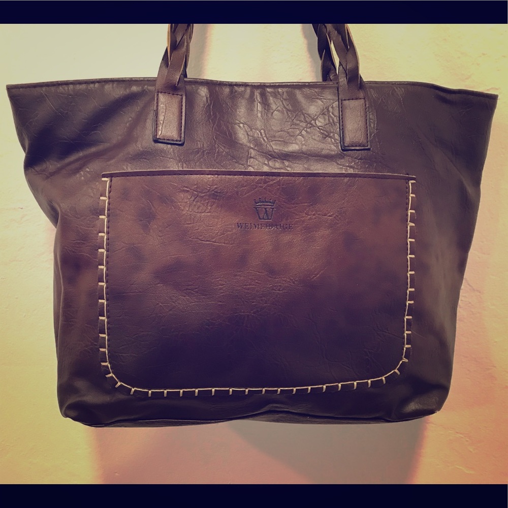 WEIMEIBAIGE LEATHER PURSE IN GOOD CONDITION ❤️